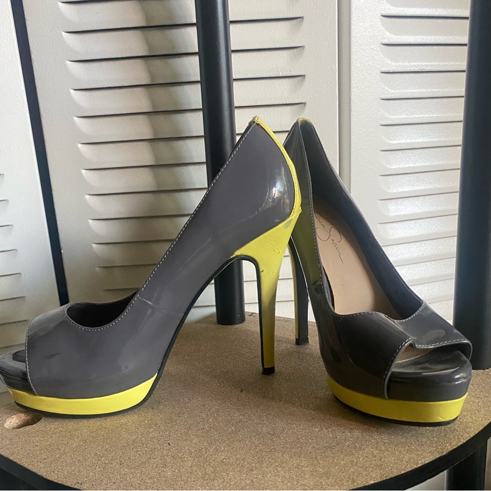 Jessica Simpson Sz 8 Heels
